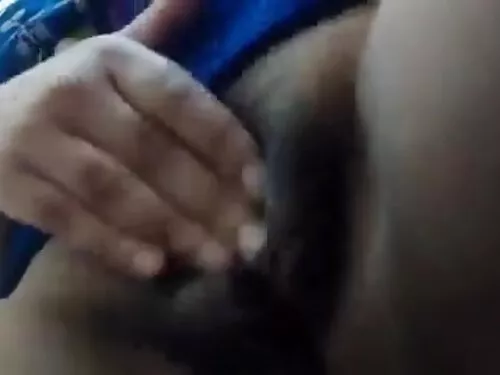 Две зърна, съблечени ...