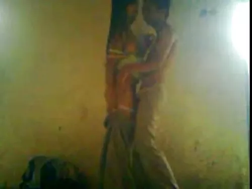 Момичетата пикаят въ ...