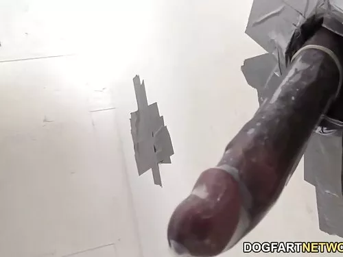 Младата снежнобяла н ...