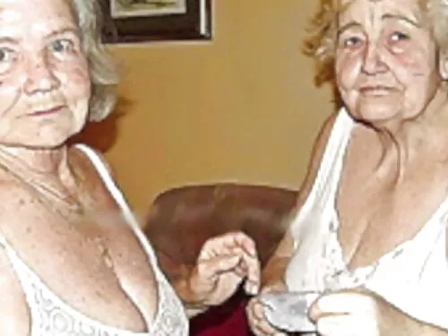 Двойката не устоя бе ...