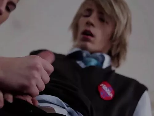 Членът замени секс ф ...