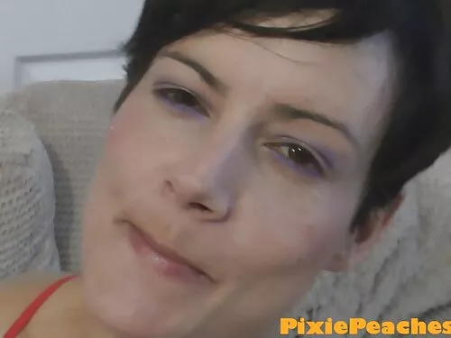 Момчето прави порно  ...