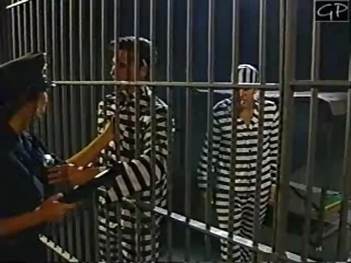 Брадатият мъж изтръг ...