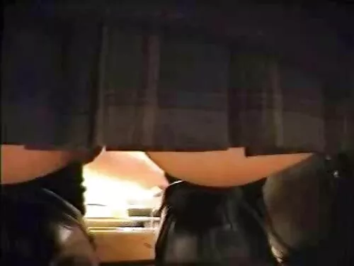 Блондинката си проби ...