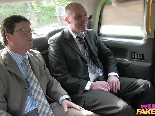 Мъж вкъщи чука прият ...