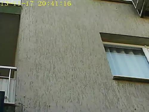 Мучача събужда Педро ...